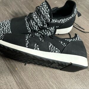 Shoedazzle fashion sneaker